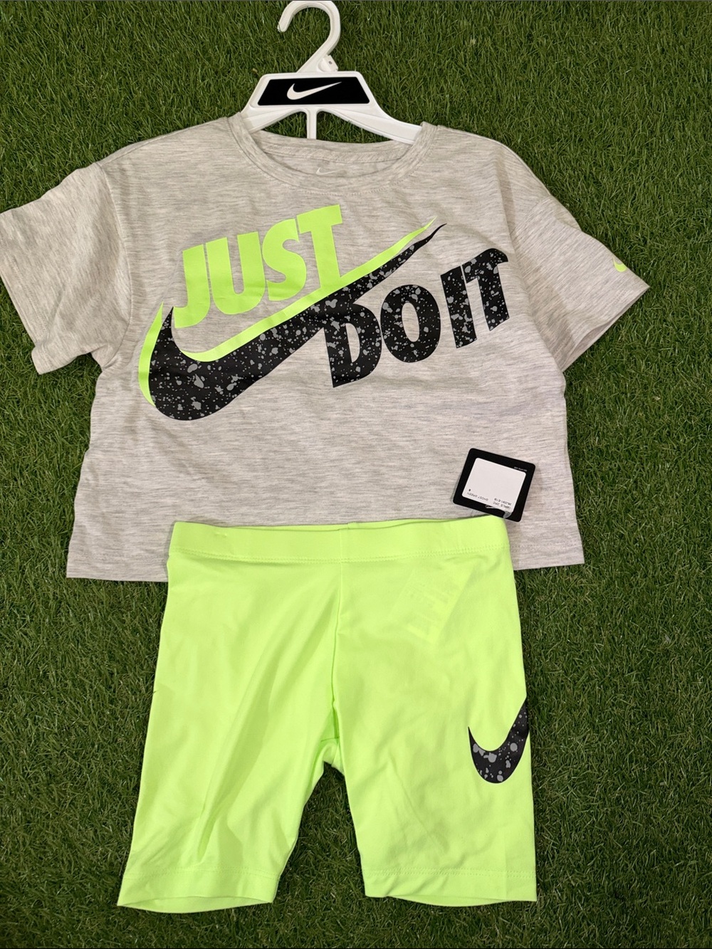New Nike set neon green girls